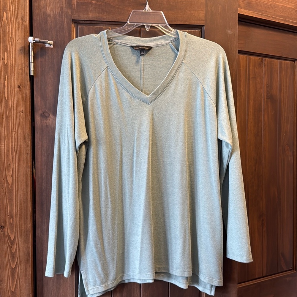 Banana Republic Long Sleeve Tshirt XL